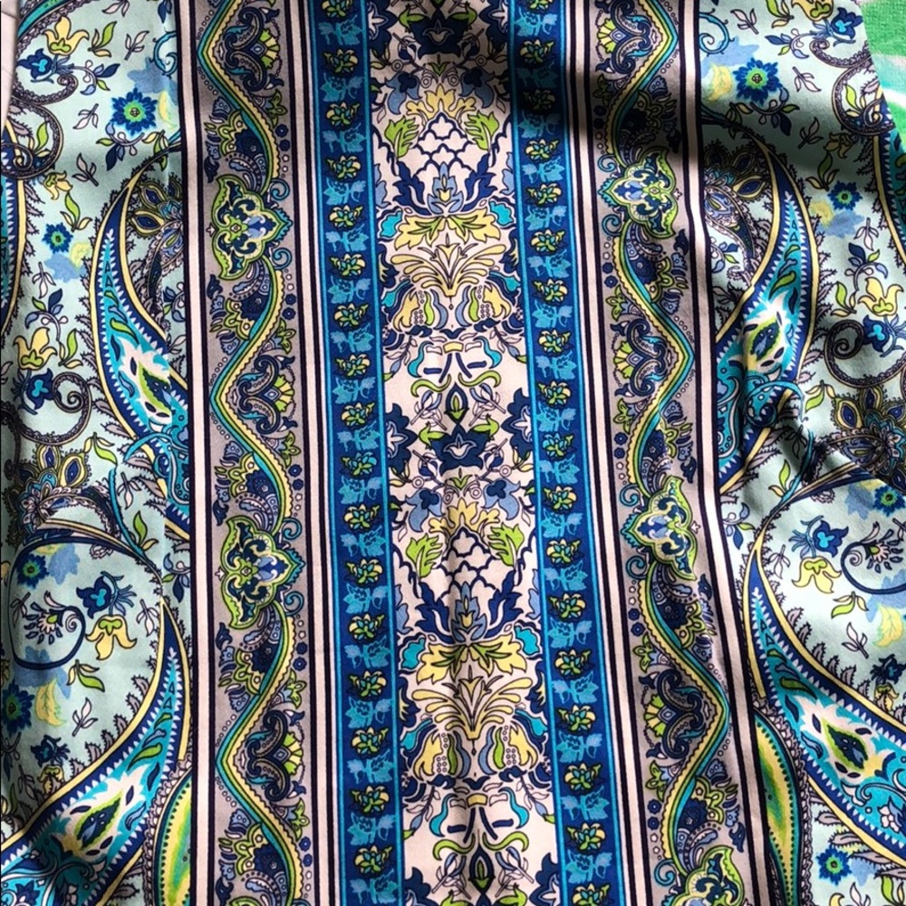 Beautiful Shift Dress - Picture 2 of 7
